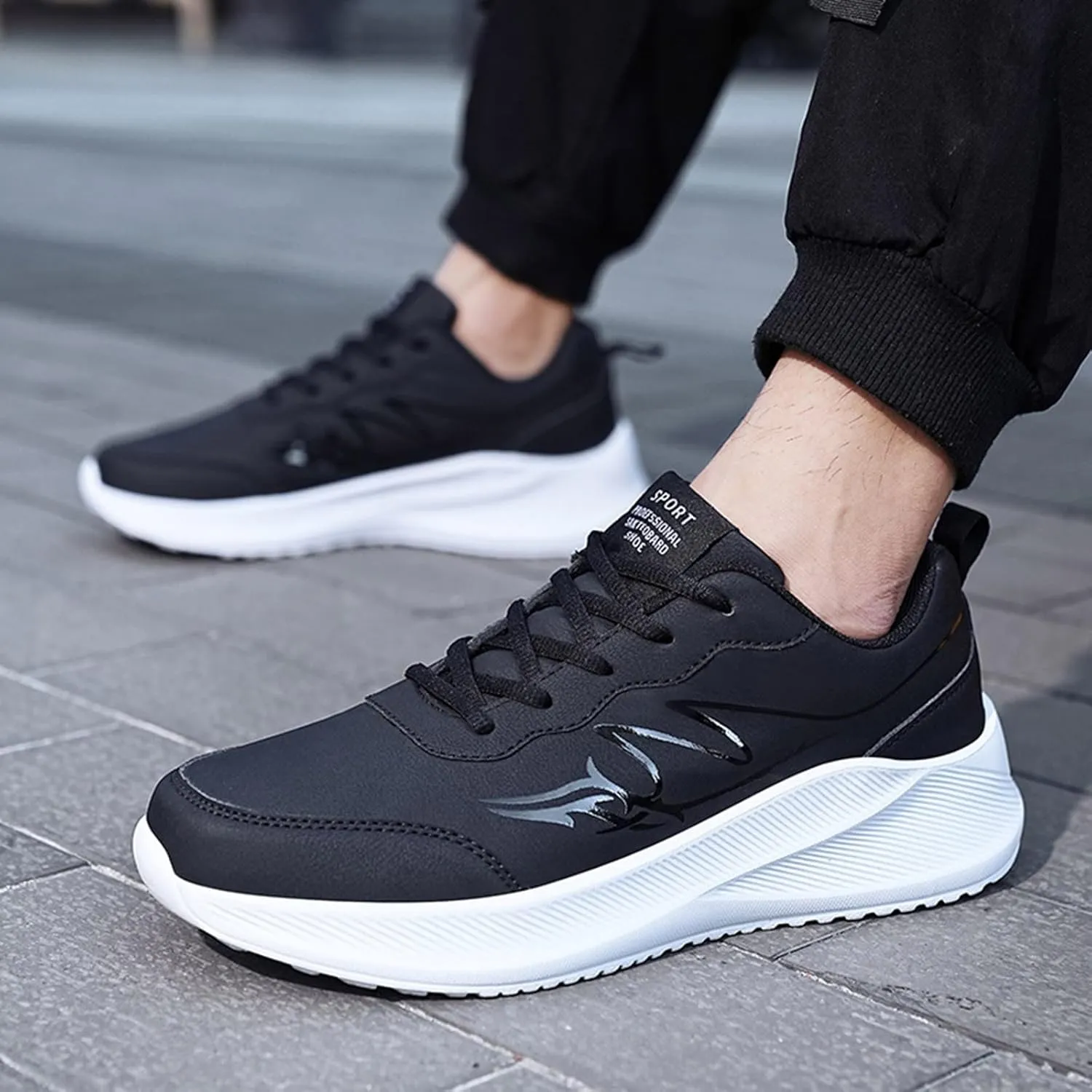 Fashion Men Sports Shoes Flat Thick Bottom Non Slip Lace Up Upper Comfortable Sneaker Shoes for Men Fashion