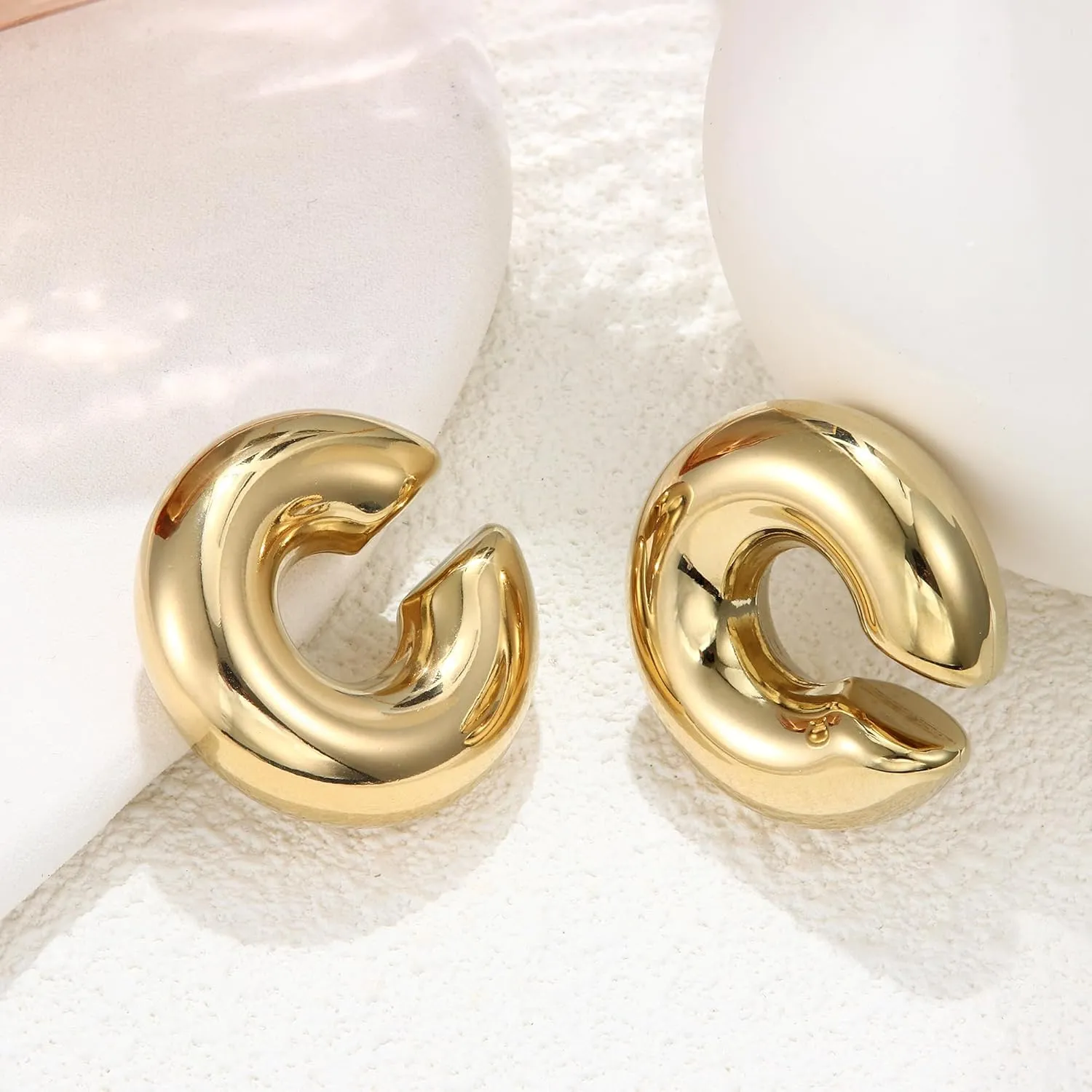 JeryWe Ear Cuff Earrings for Women Non Piercing - 14K Gold Plated Huggie Hoop, Clip On Elegant Ear Clips, Cartilage Wrap, Fashionable Fake Earring Cuffs for Non Pierced Ears 2PCS
