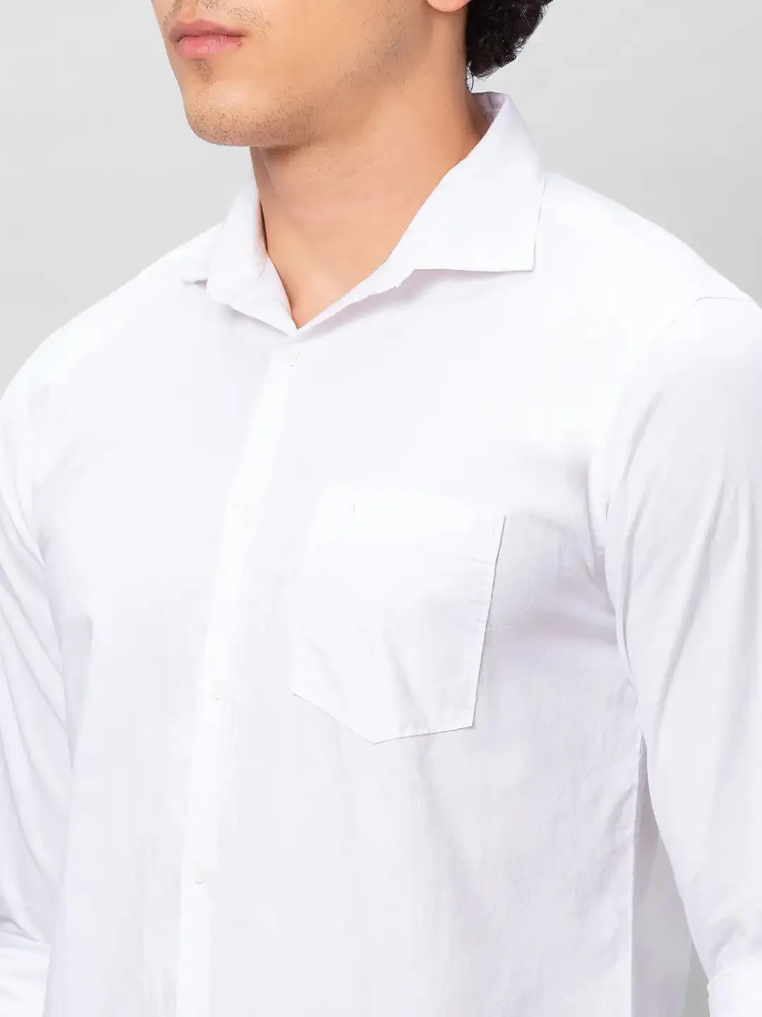 Park Avenue Men White Solid Slim Fit Cotton Shirts