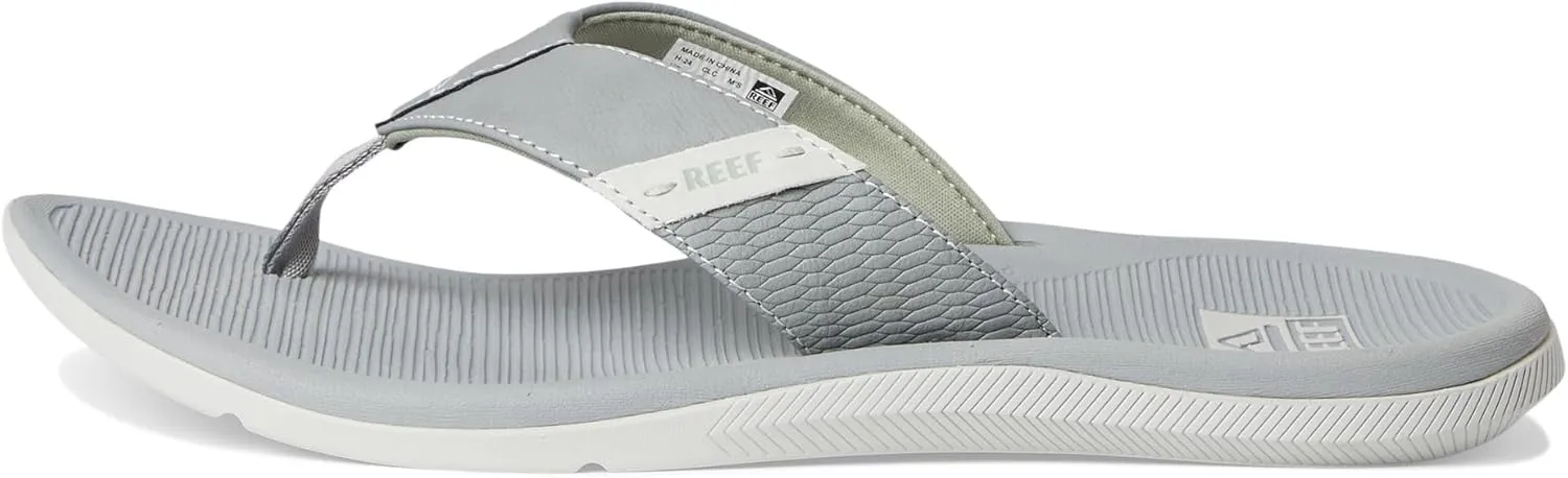 REEF Santa Ana Men's Flip Flop, Arch Support, Water Friendly, Non Marking Outsole