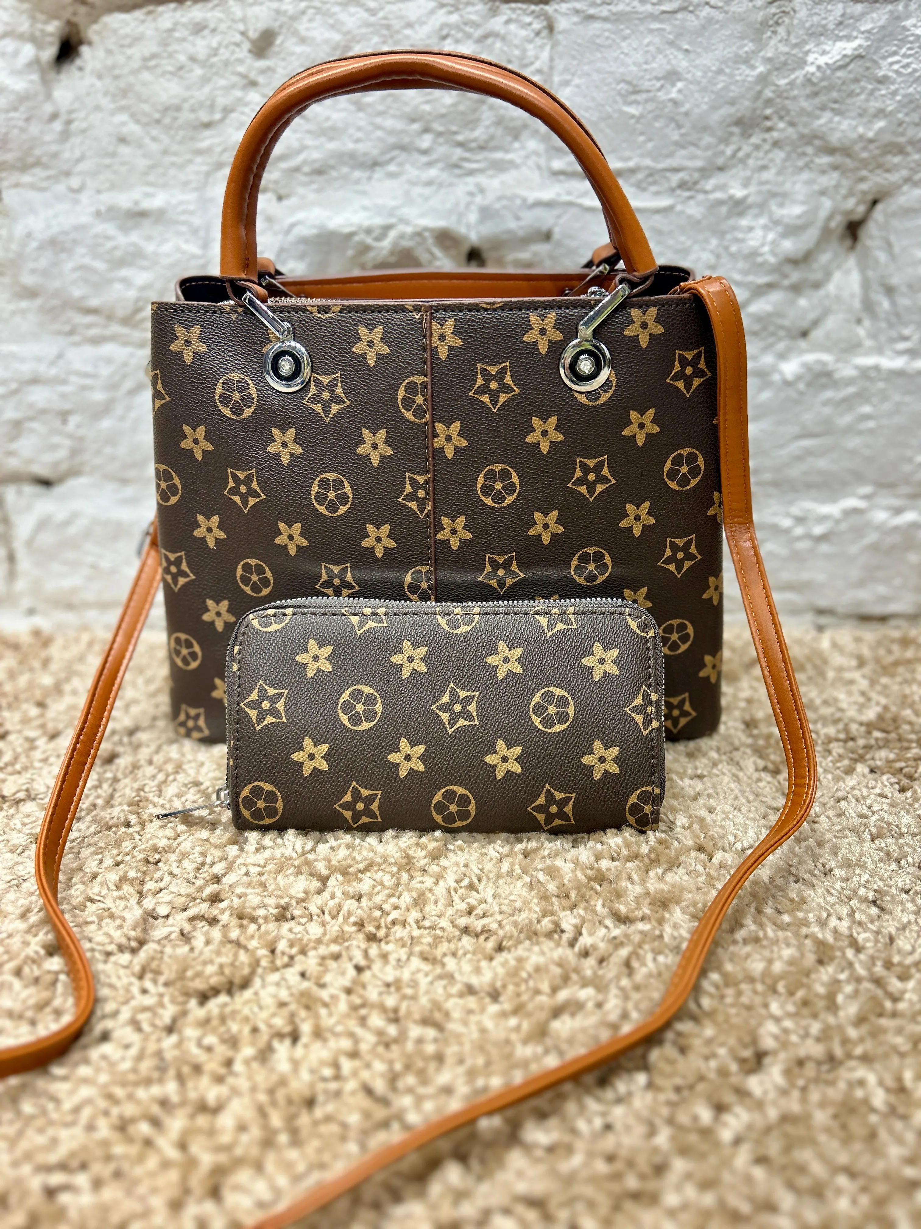 The Luxe Loop Arm Tote Pattern Bag with Purse