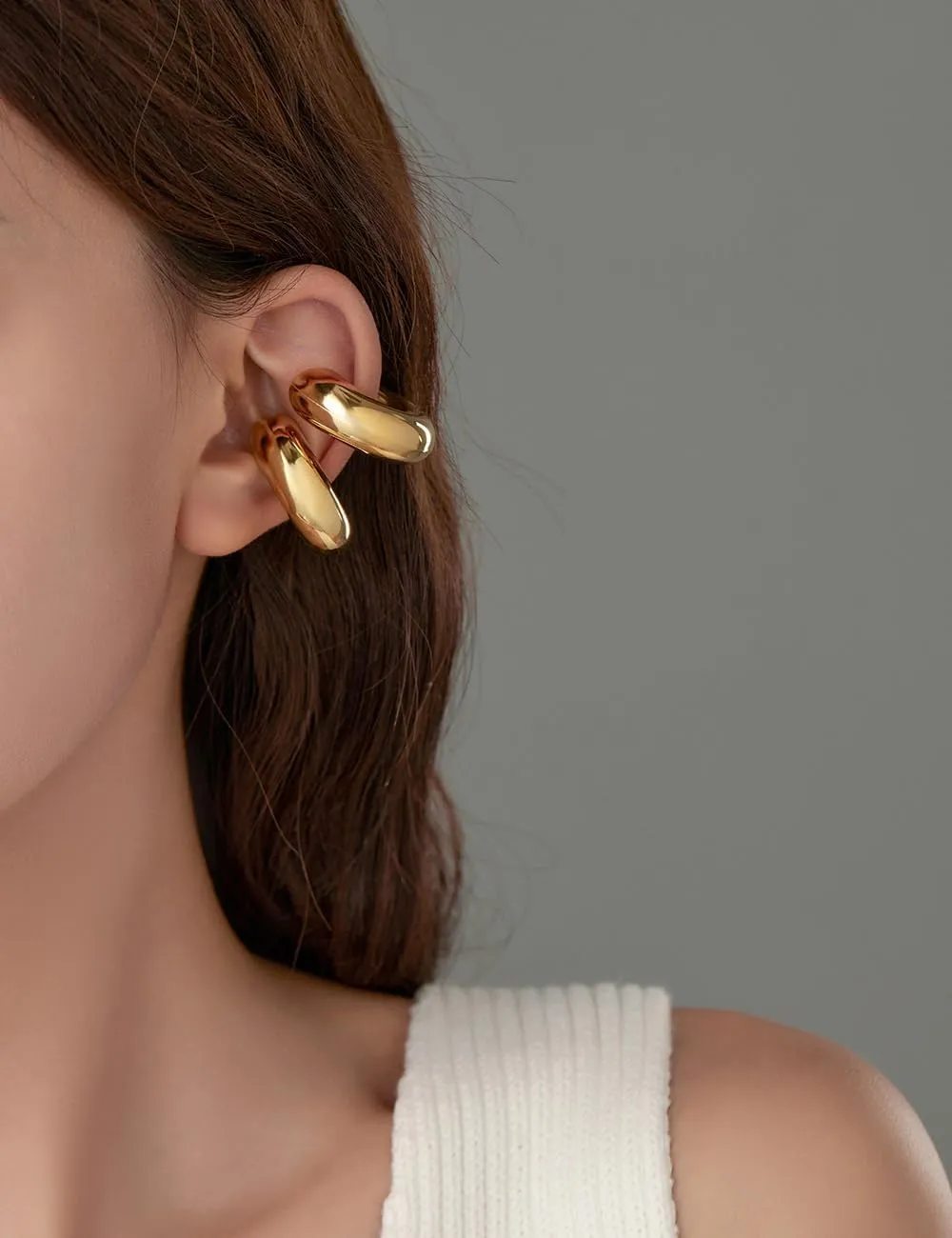VQYSKO 2 PCS Ear Cuffs Earrings For Women | Non Piercing 14K Real Gold Cuff Clip On Cartilage Hoop Earring | Hollow Lightweight Earrings Trendy Thick Gold Jewelry